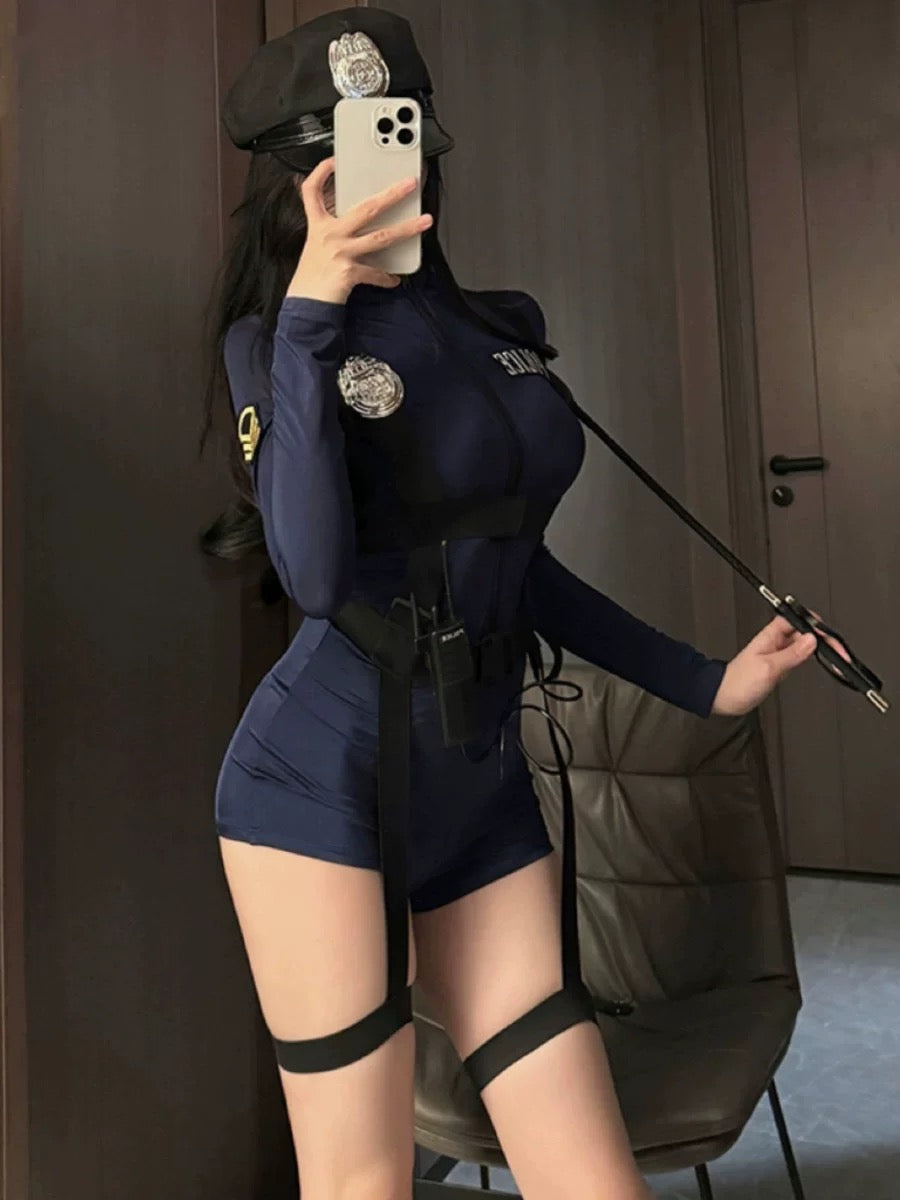 女警套裝