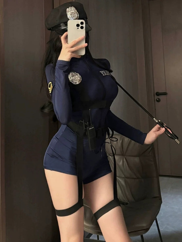 女警套裝