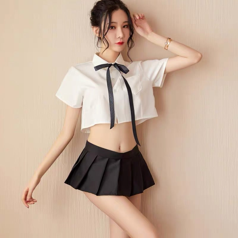 鋼琴課上的初中生