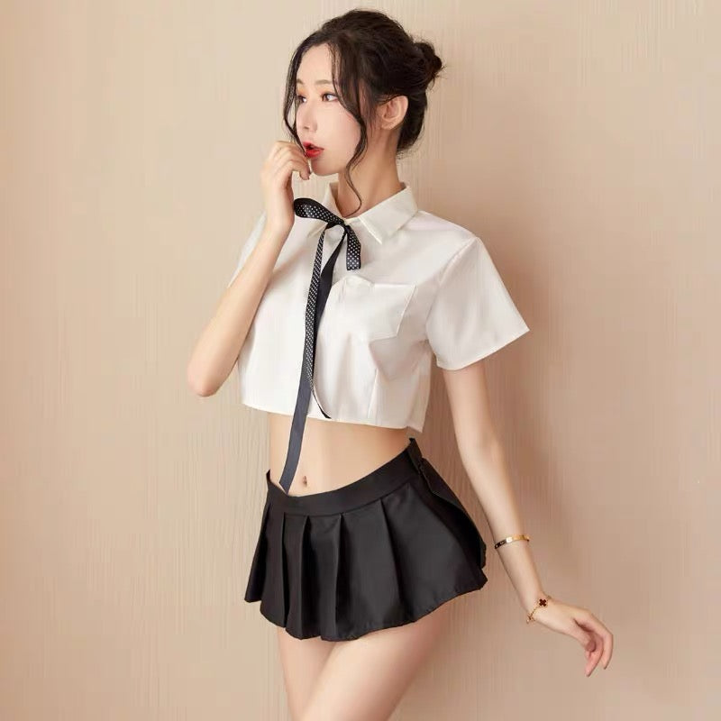 鋼琴課上的初中生